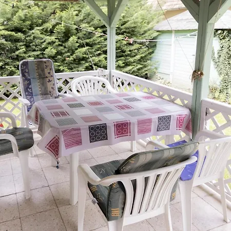 House / Annamaria 80m From Balatonfenyves